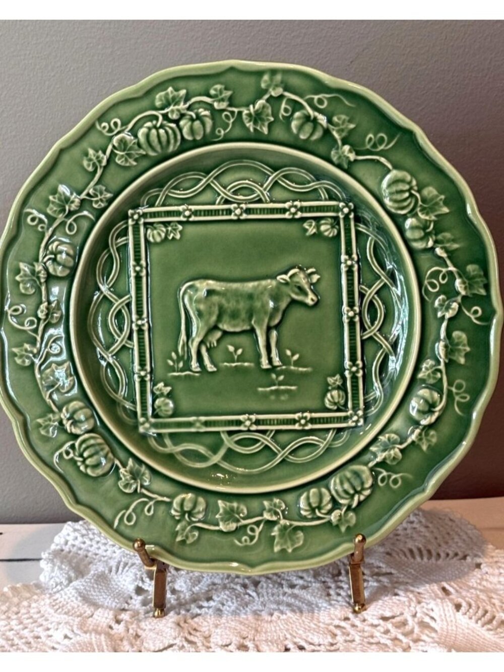 Bordallo Pinheiro Green Majolica Plate Cow Design Portugal 9.25”